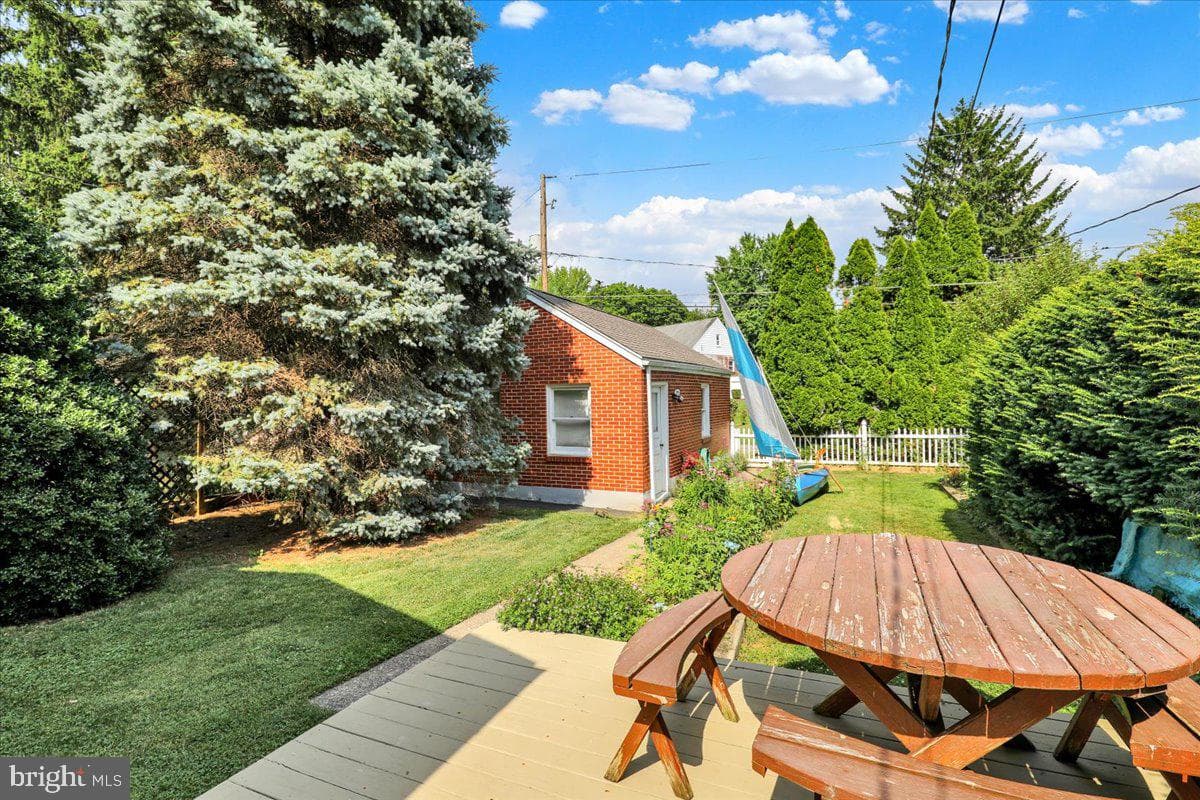 405 Seiberts Court photo 4
