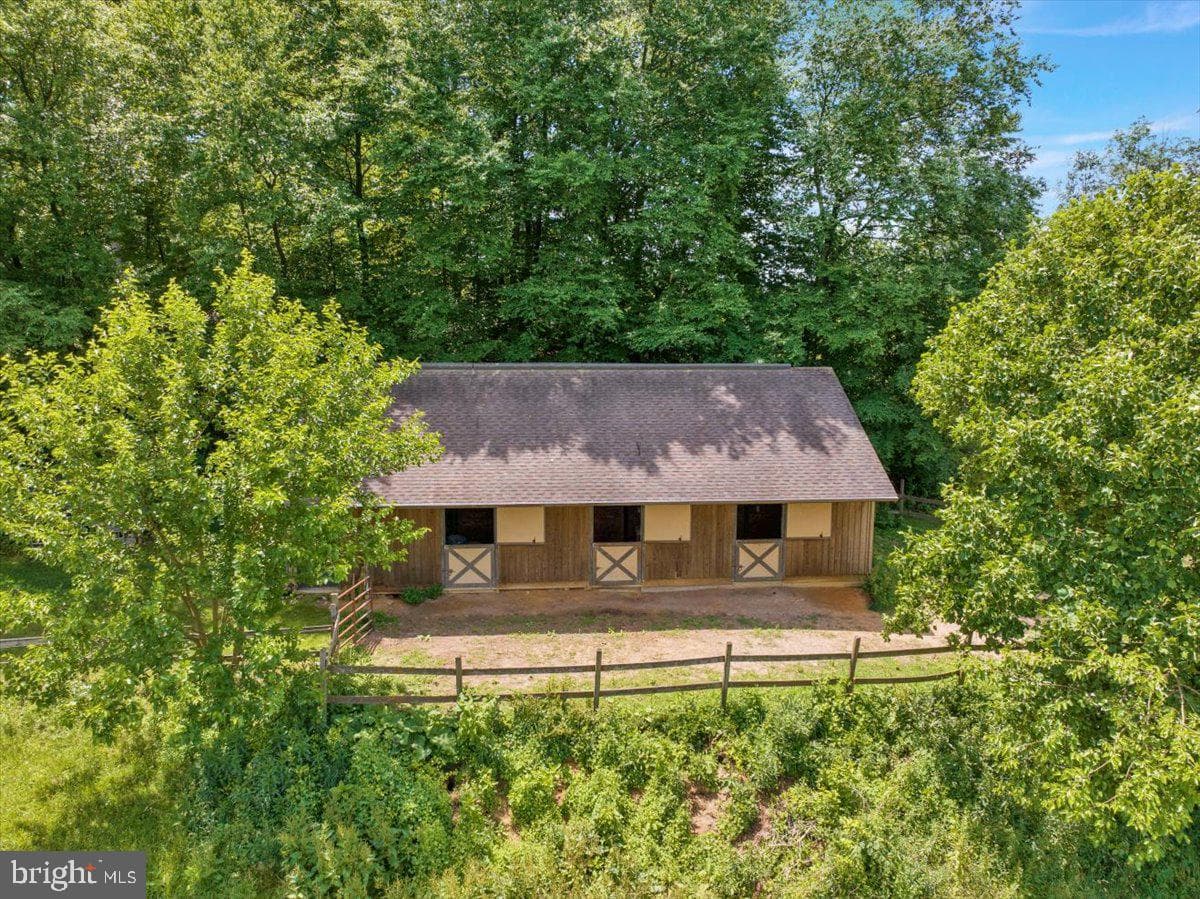 407 Miller Road photo 34