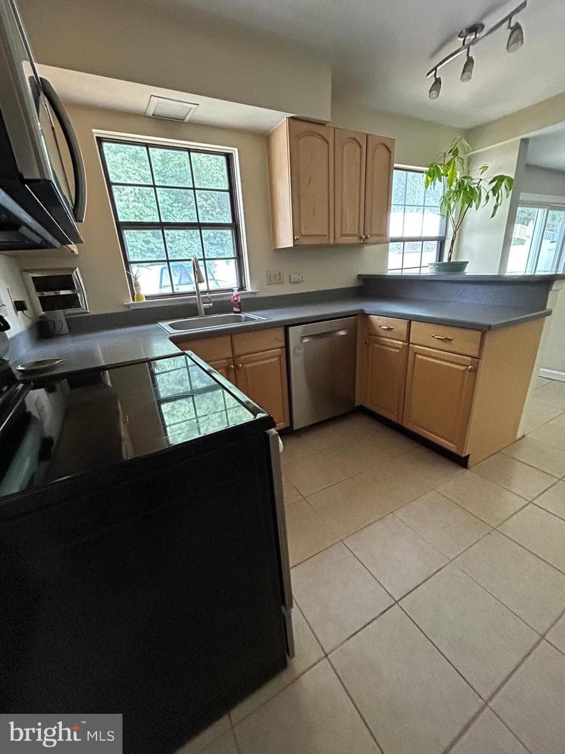 21 Matthew Drive photo 14