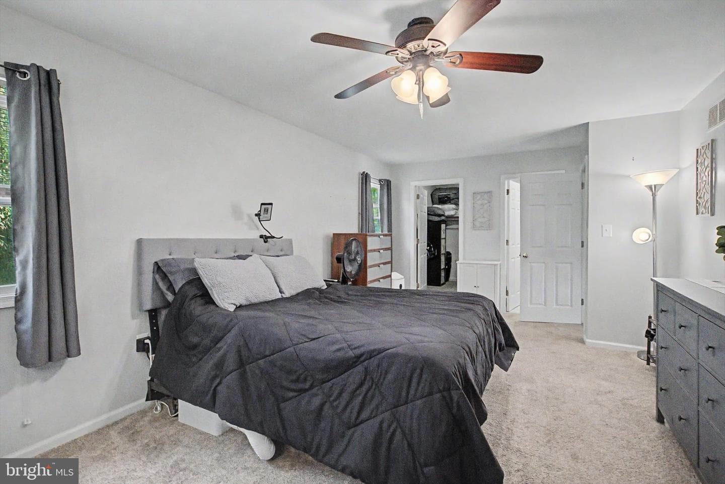 426 Grove Avenue photo 18