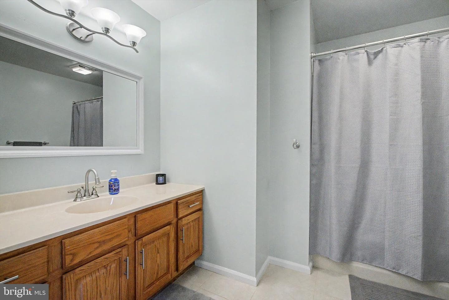 426 Grove Avenue photo 22