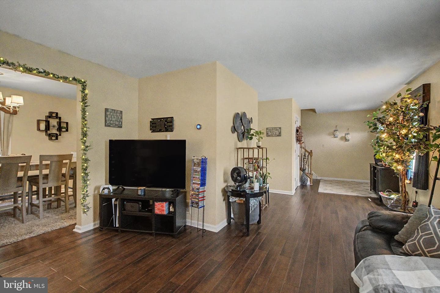 426 Grove Avenue photo 8