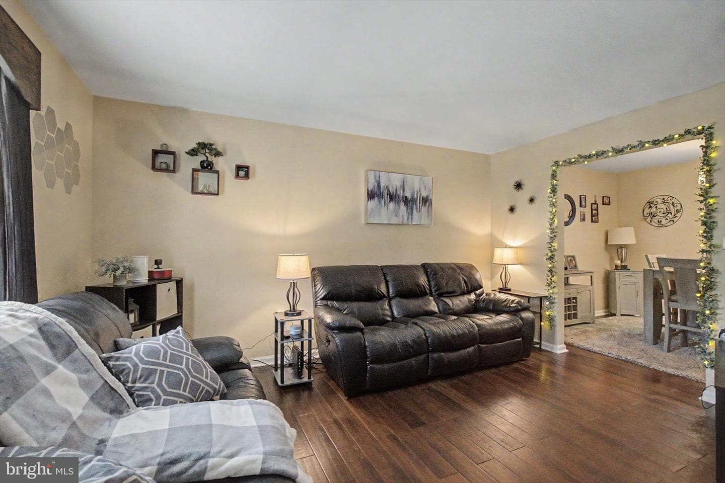 426 Grove Avenue photo 9