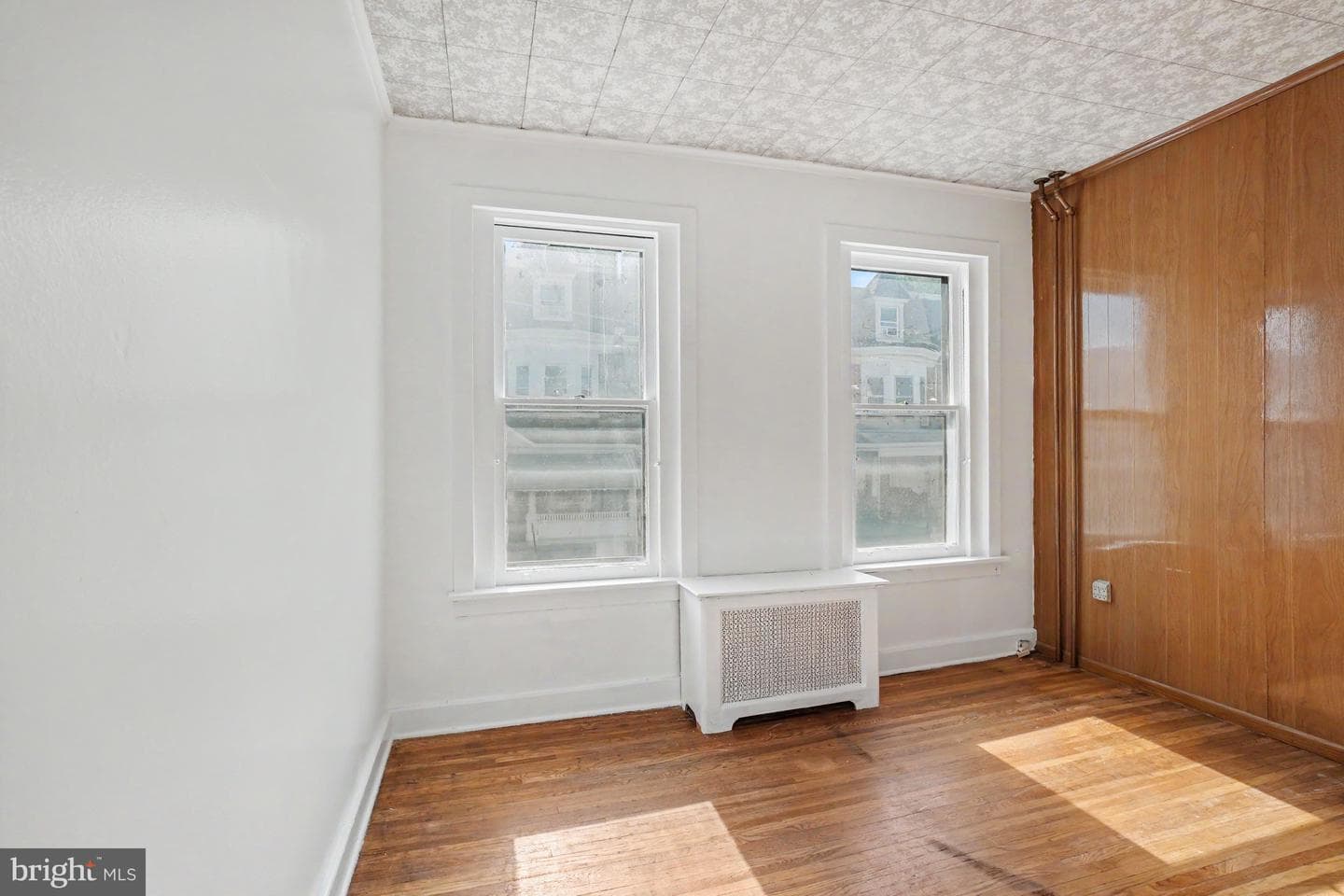 546 Locust Street photo 11