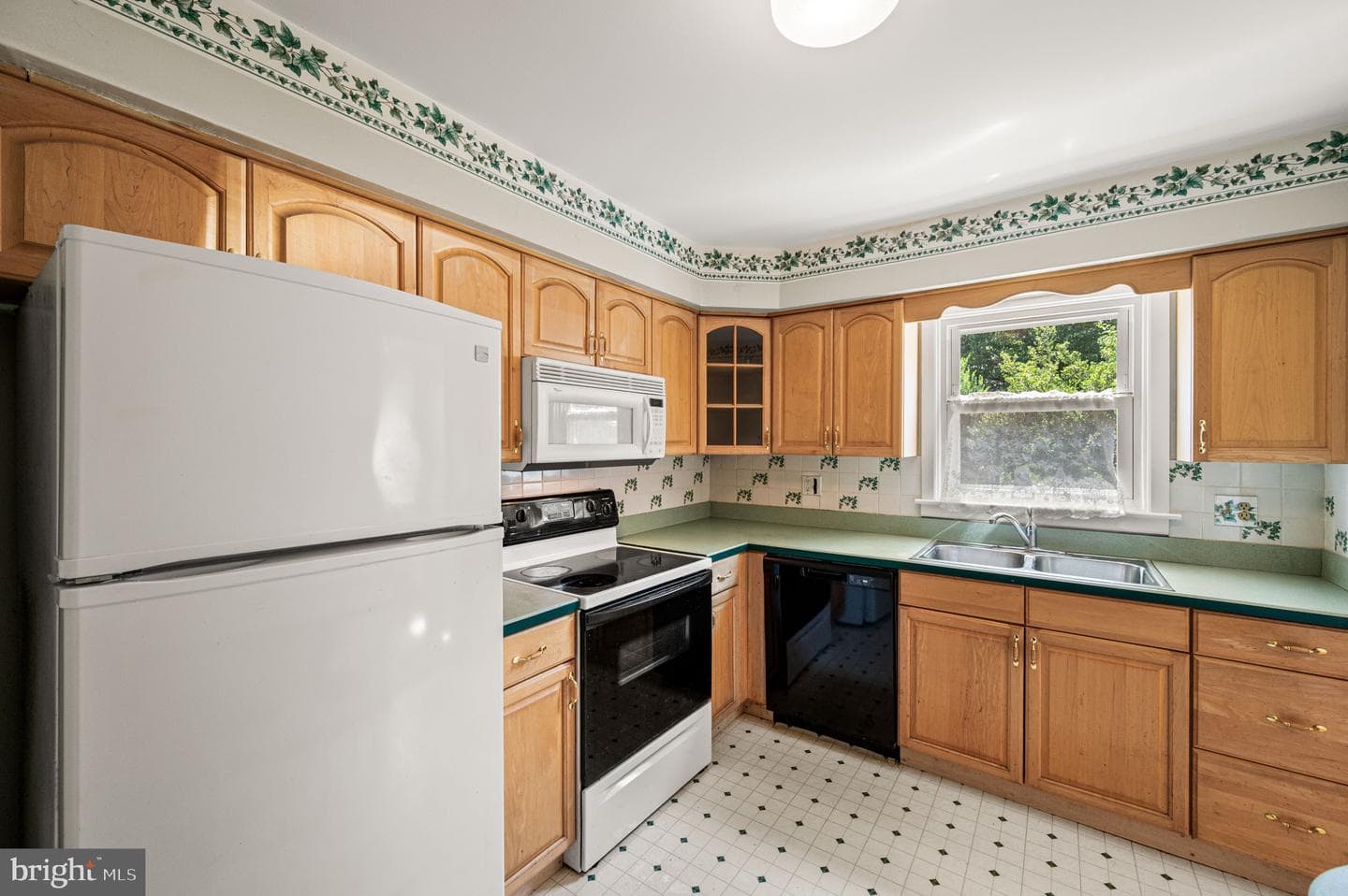 102 Village Drive photo 9