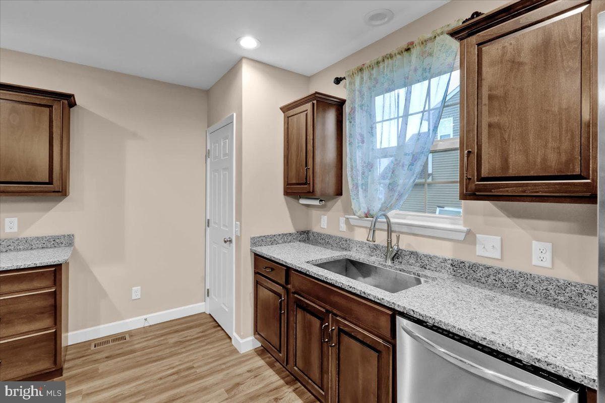 640 Ebersole Road photo 6