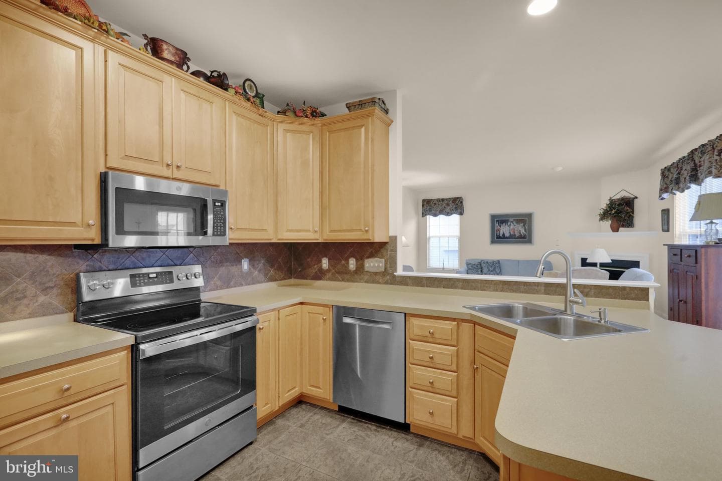 359 Mountain Boulevard photo 18