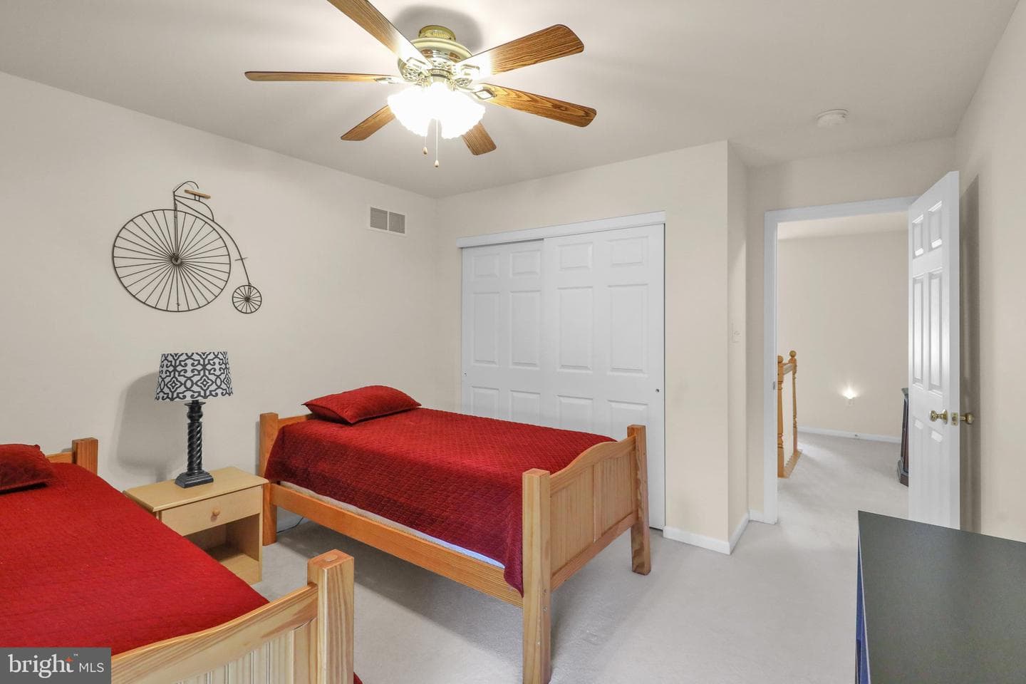 359 Mountain Boulevard photo 33