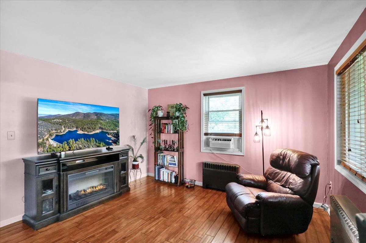 130 W 38th Street photo 3