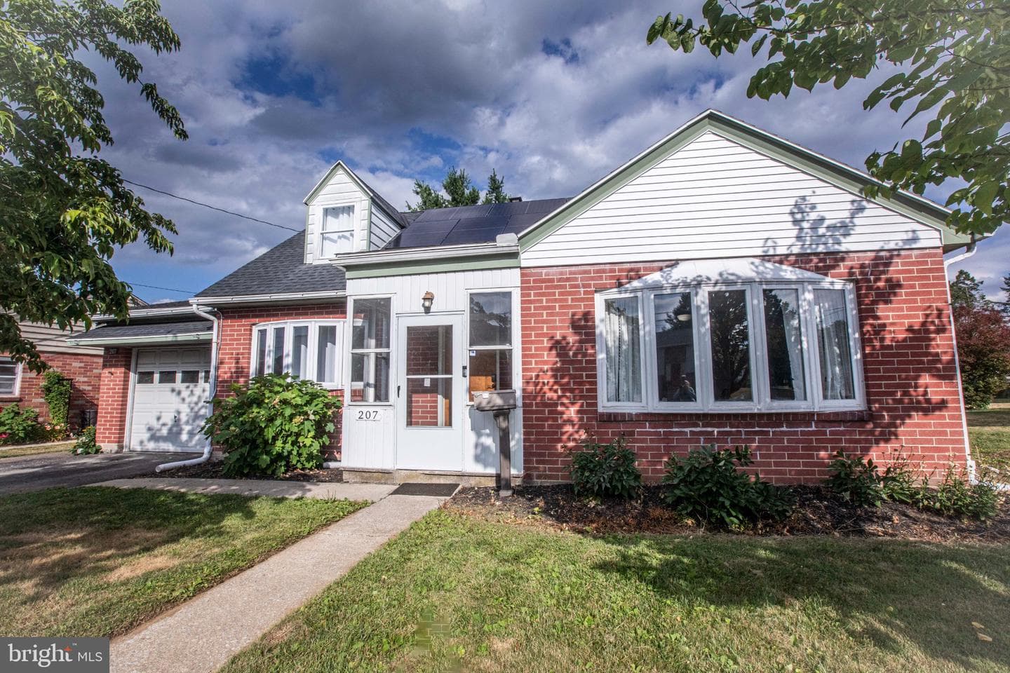 207 N Linden Street photo 2