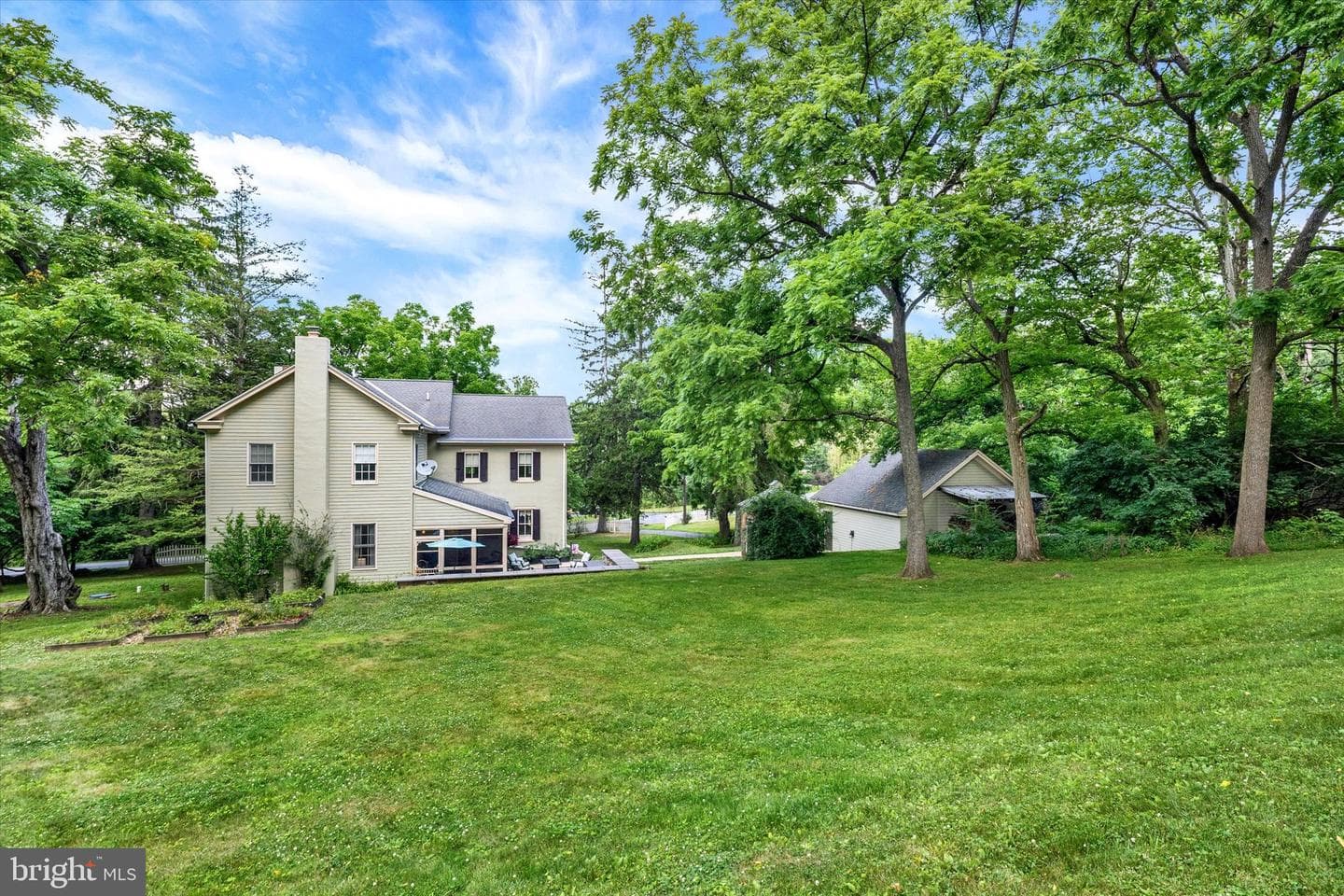 513 Huntzinger Road photo 4