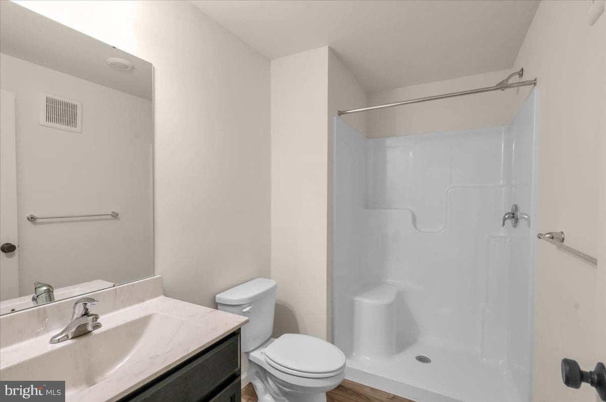 331 Chatsworth Court photo 40