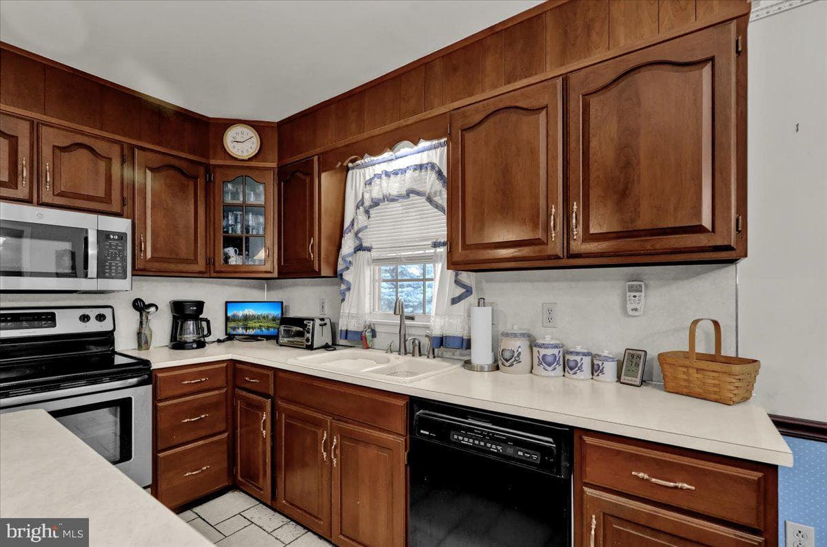 1727 Colony Drive photo 13