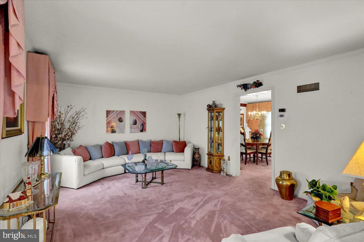1727 Colony Drive photo 8