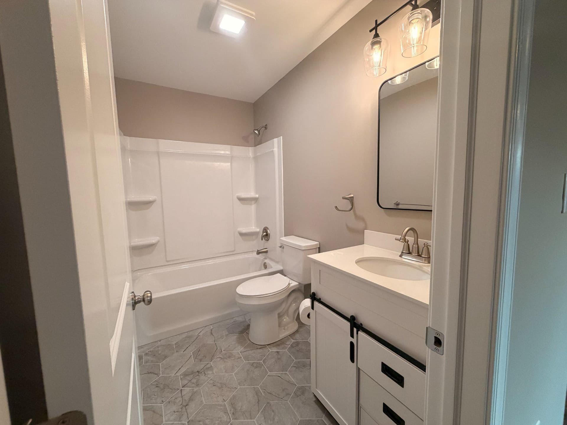 839 Hartman Avenue photo 10
