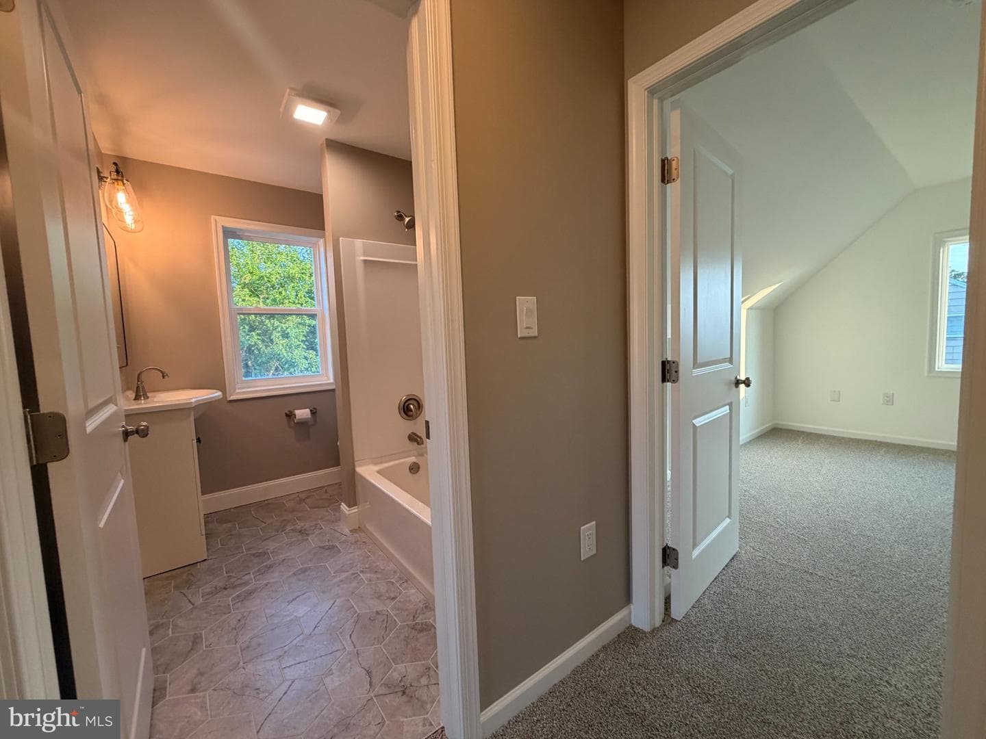 839 Hartman Avenue photo 12