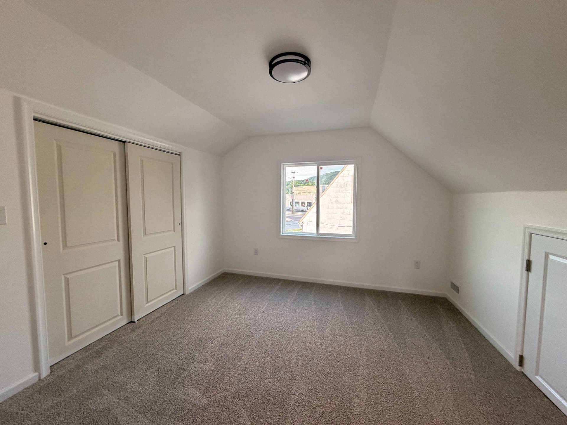 839 Hartman Avenue photo 14