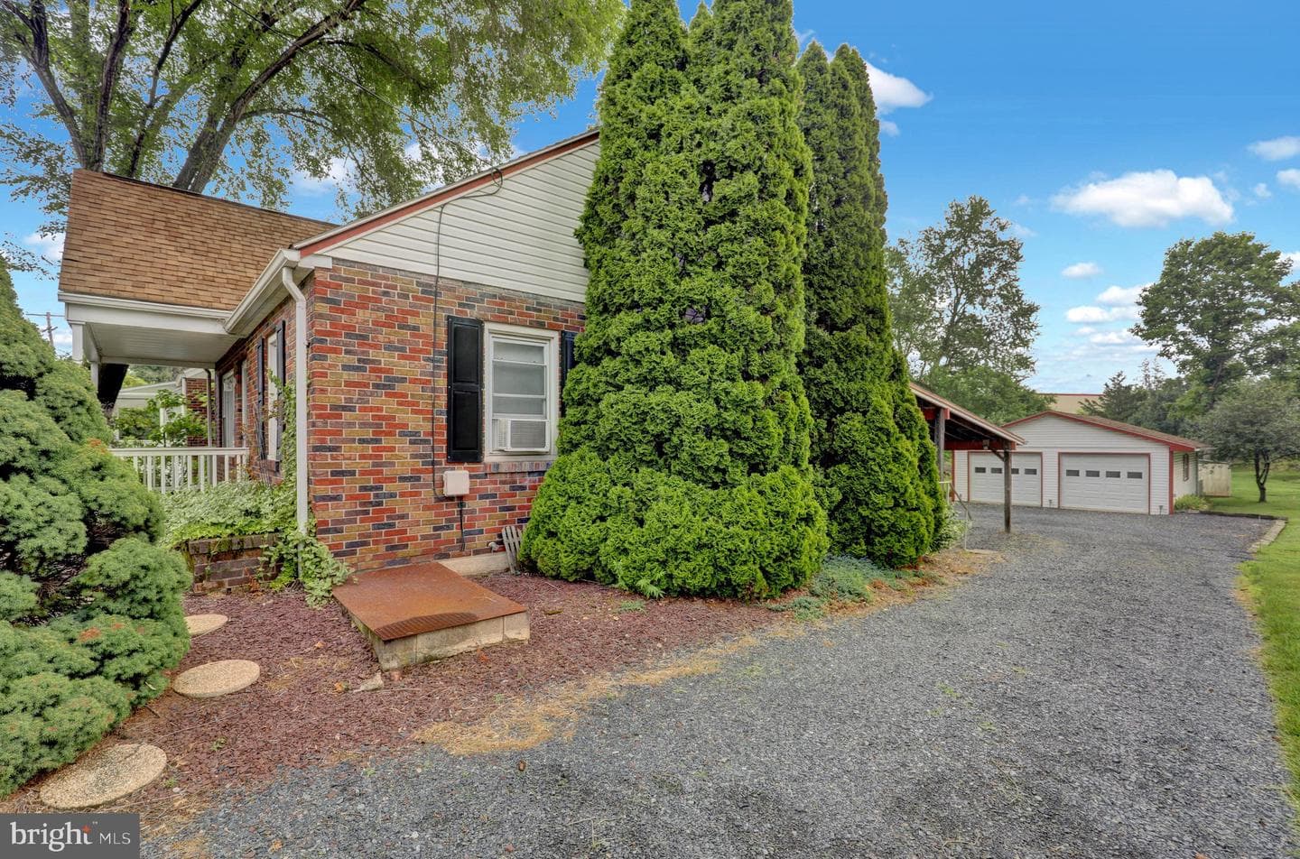 107 Gibraltar Road photo 4