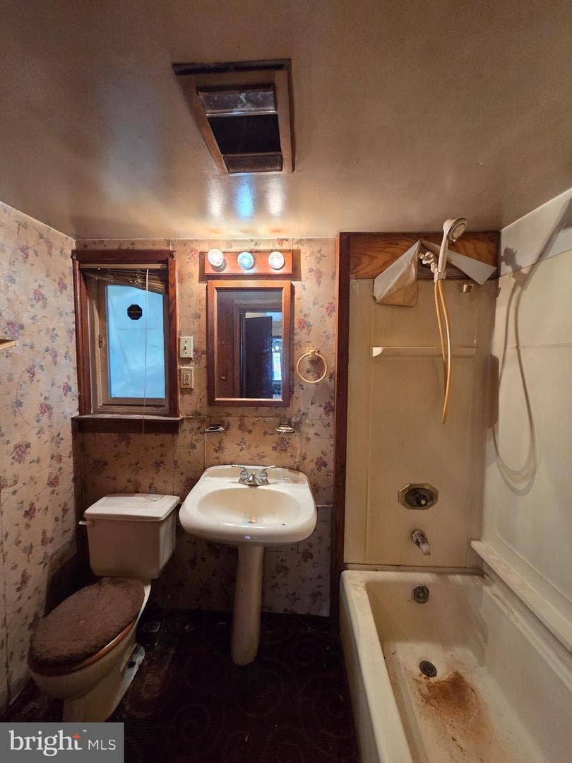 639 Birch Street photo 8