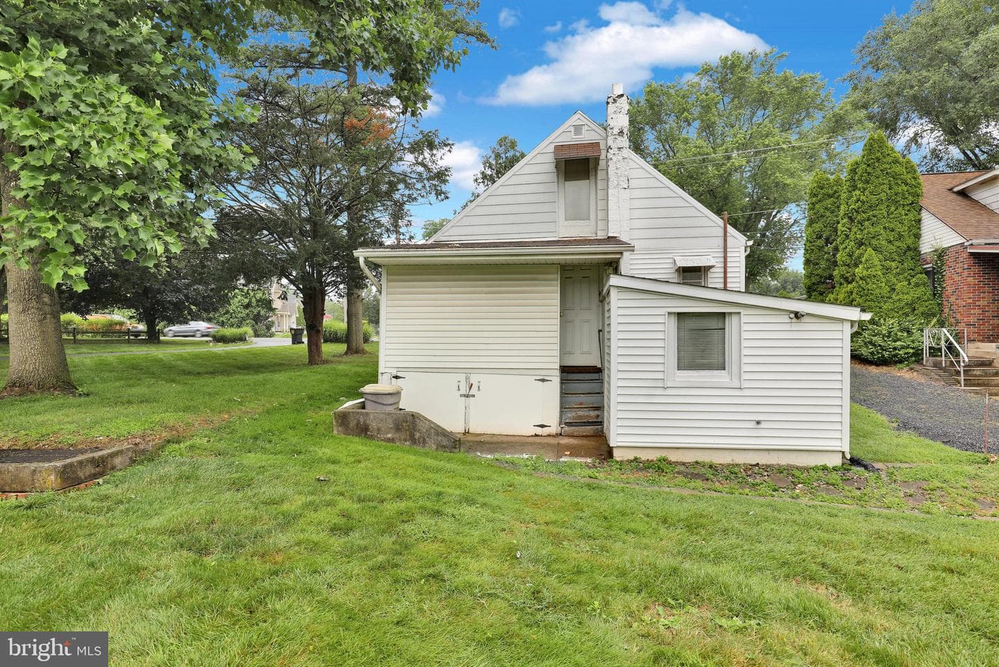 109 Gibraltar Road photo 5