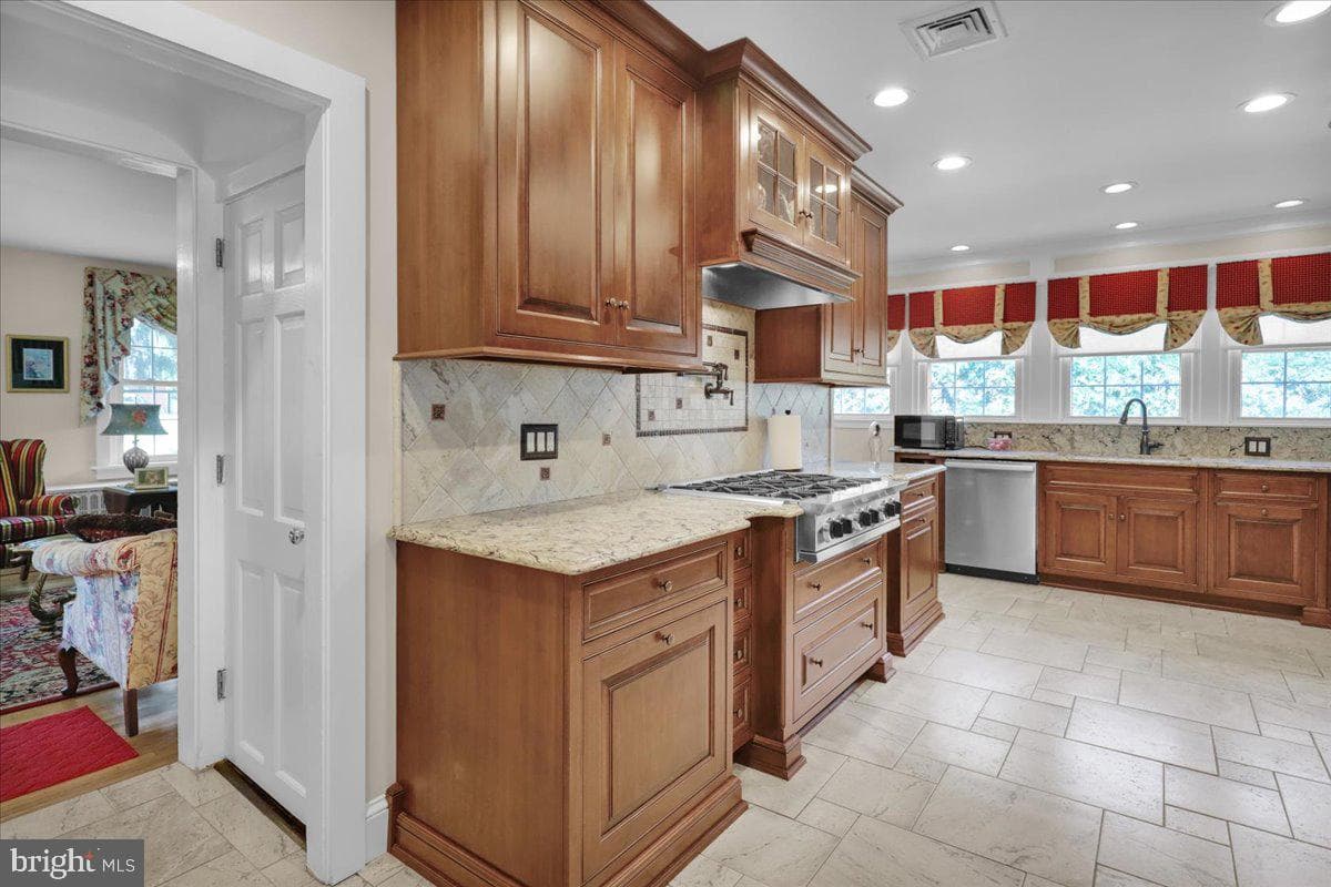 2503 Prospect Street photo 30