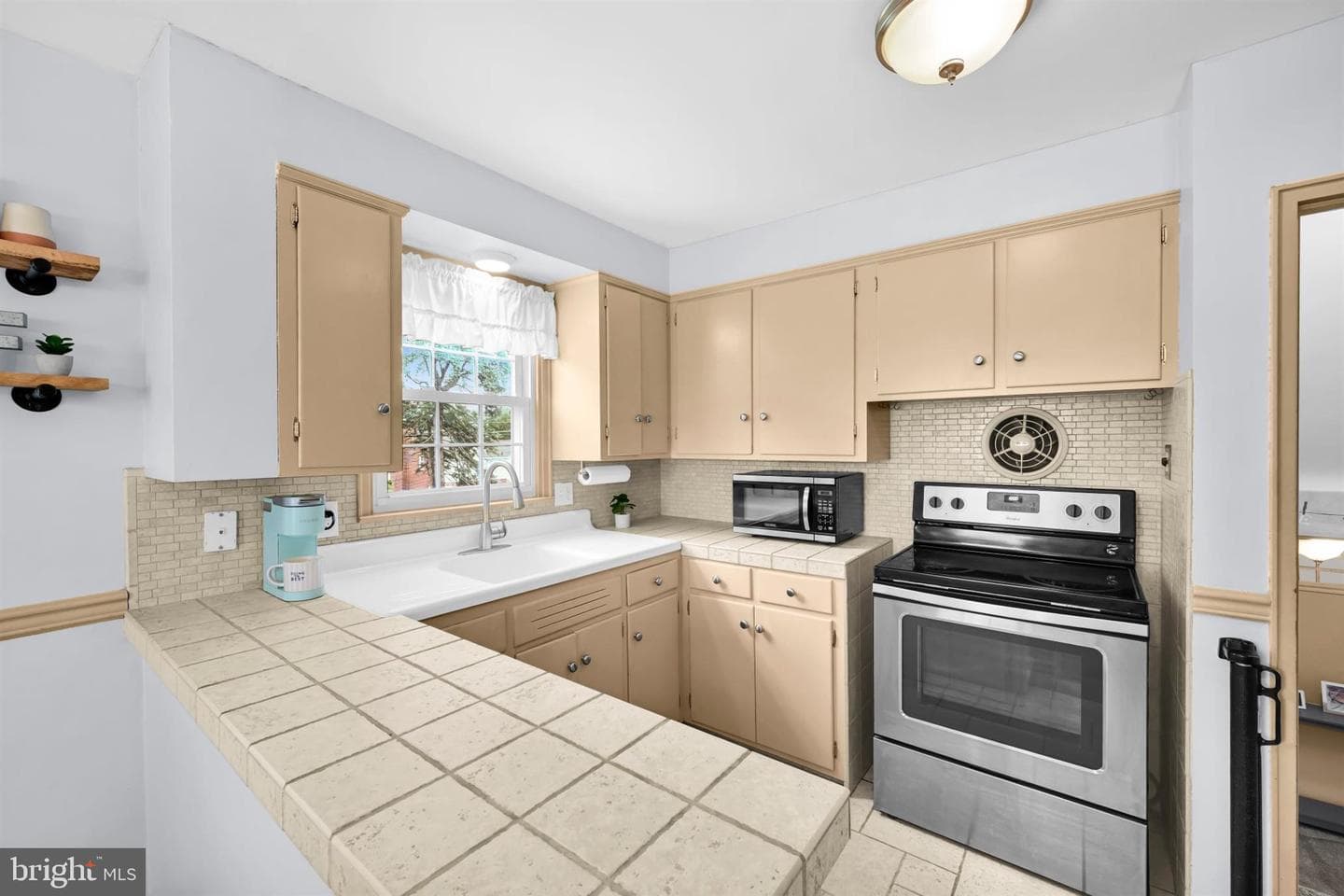 523 Dorchester Avenue photo 6