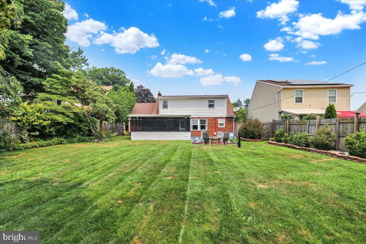 2314 Reading Boulevard photo 33