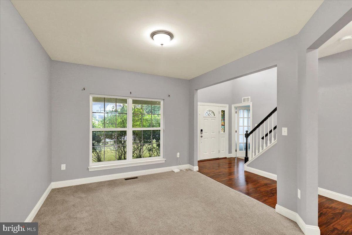 181 Scotland Drive photo 3