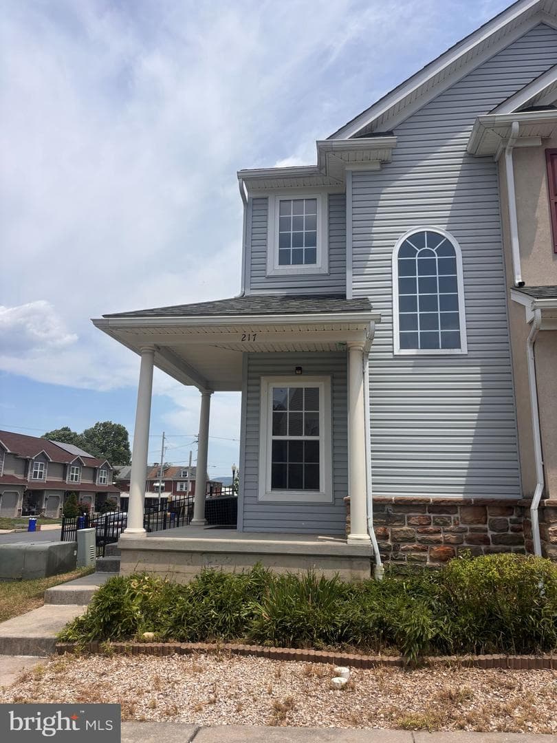 217 Silk Drive photo 1