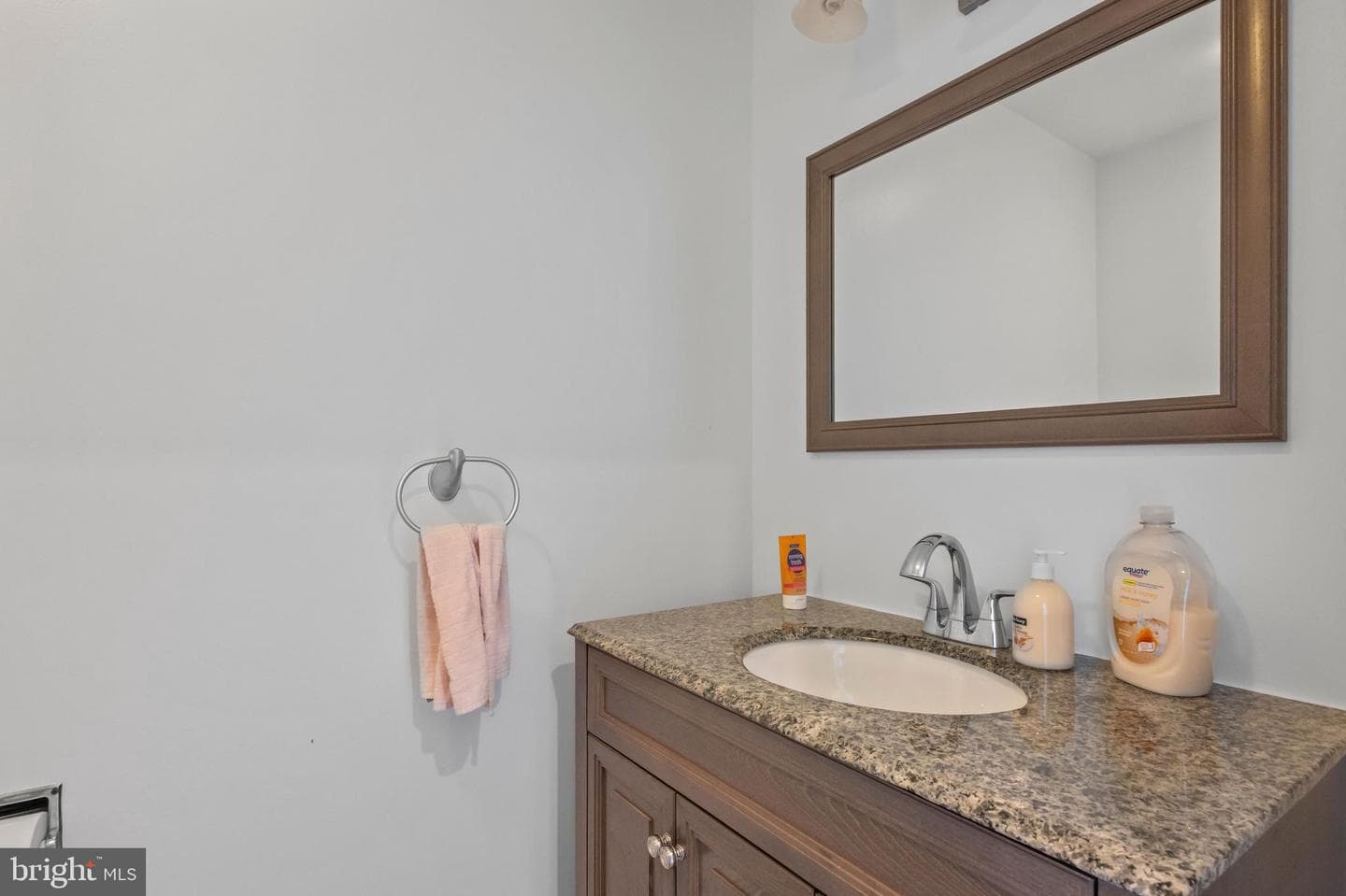 3 Hessian Boulevard photo 25