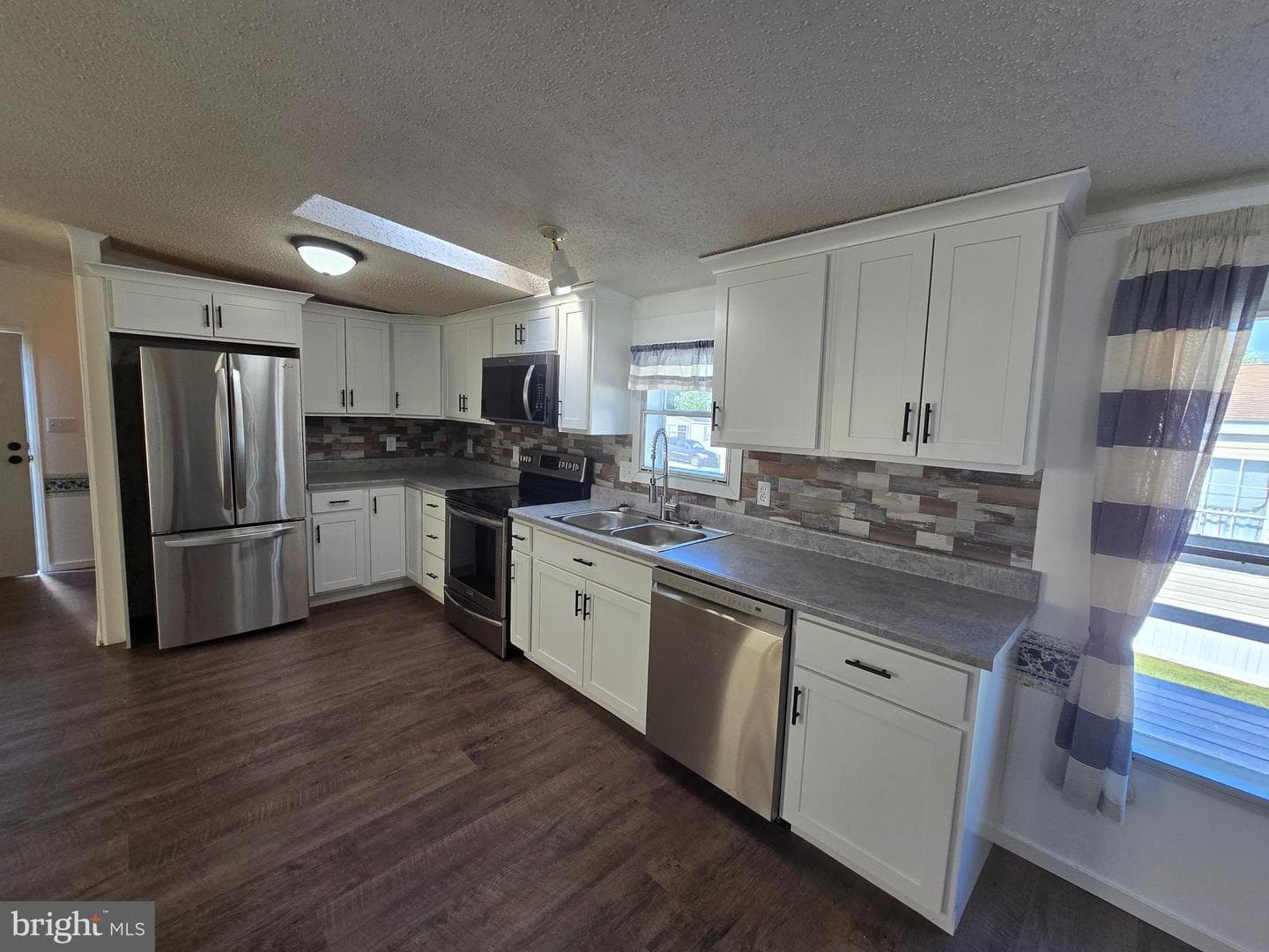 113 White Pine Avenue photo 3