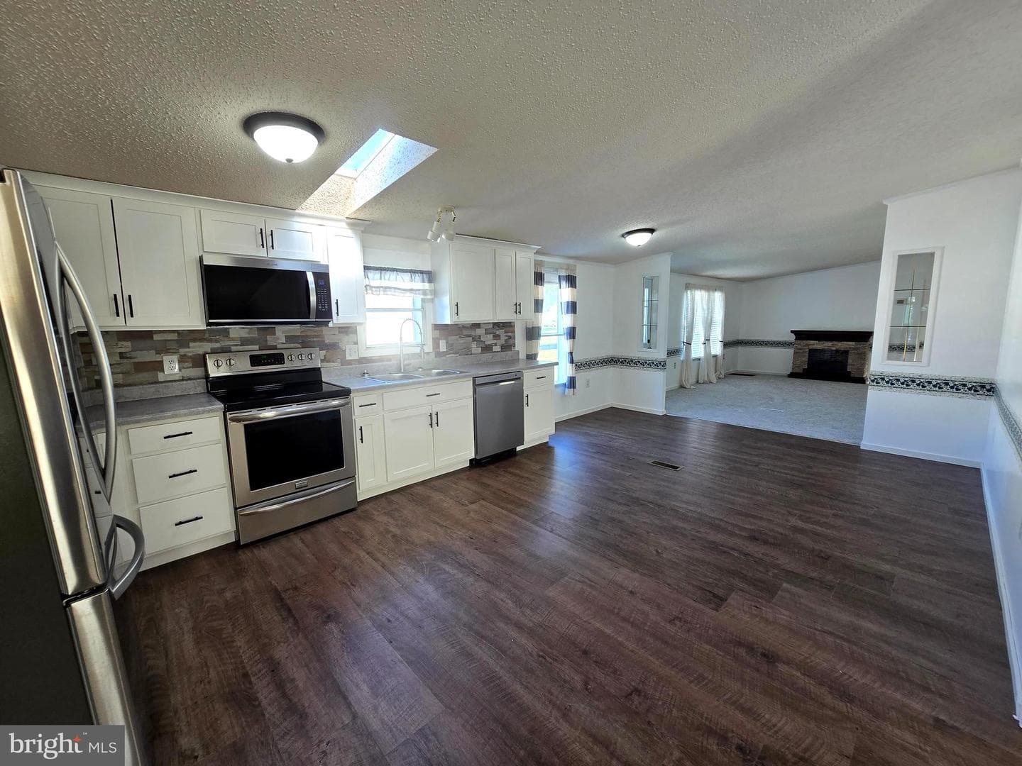 113 White Pine Avenue photo 5