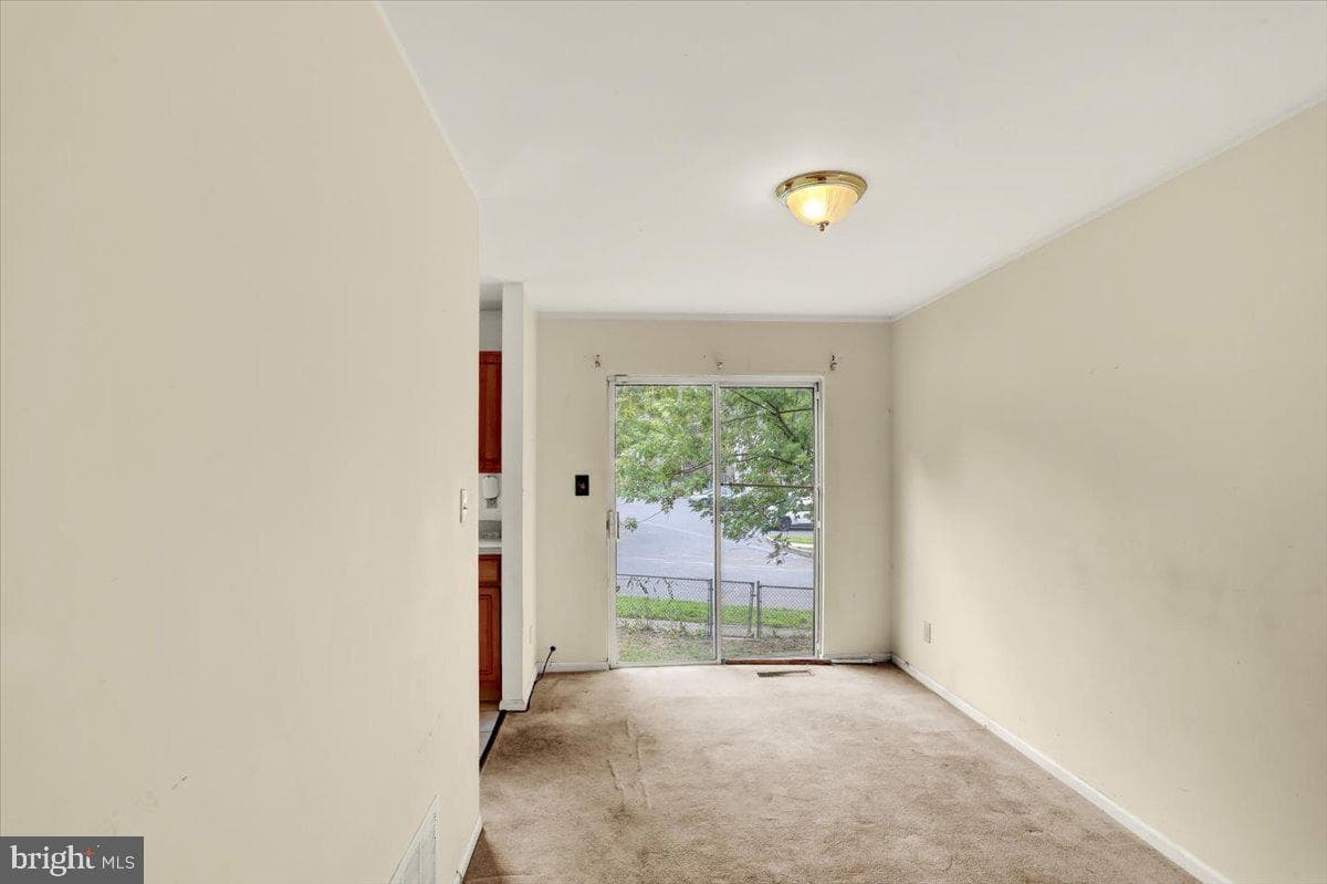 8 Sheffield Court photo 6