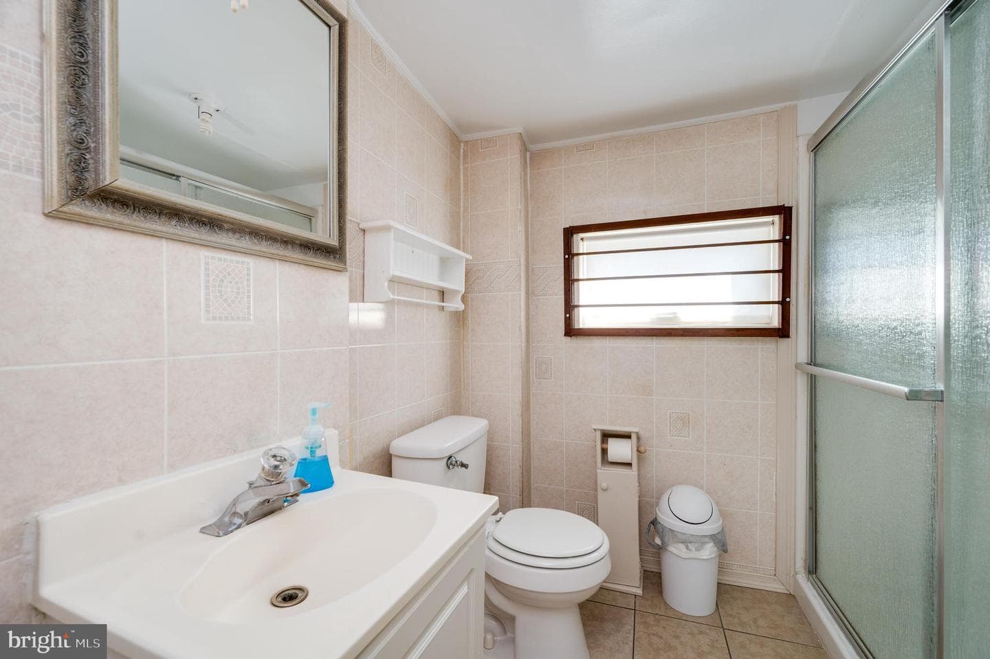641 Clinton Street photo 18