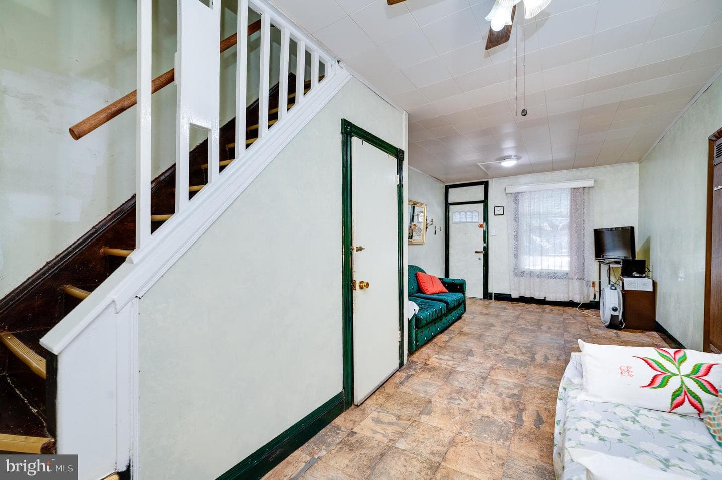641 Clinton Street photo 8