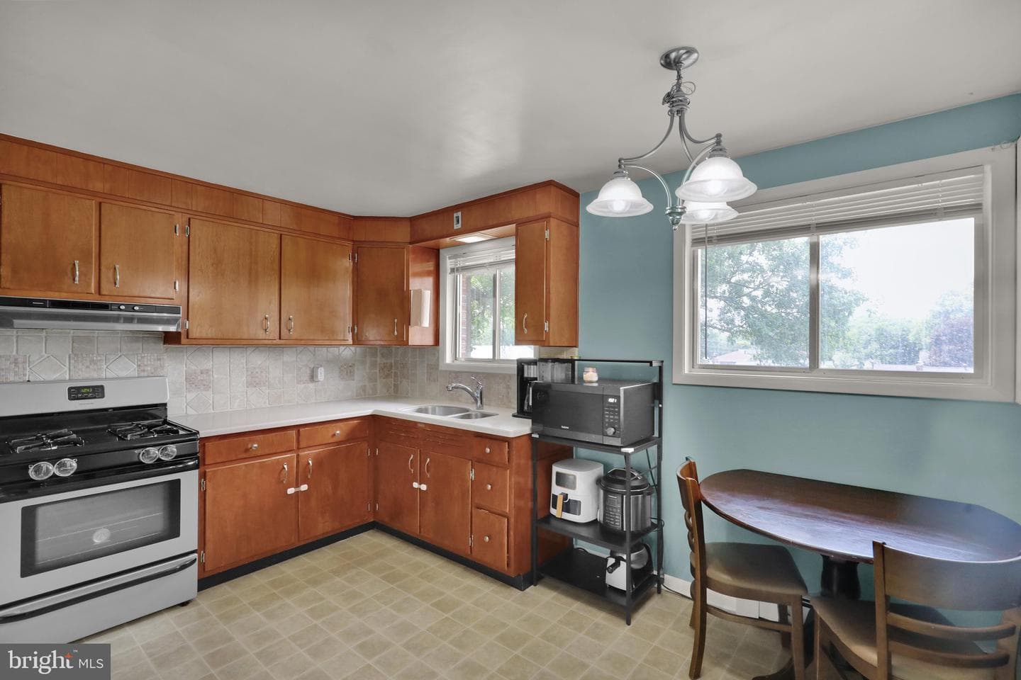 4708 Deborah Drive photo 5
