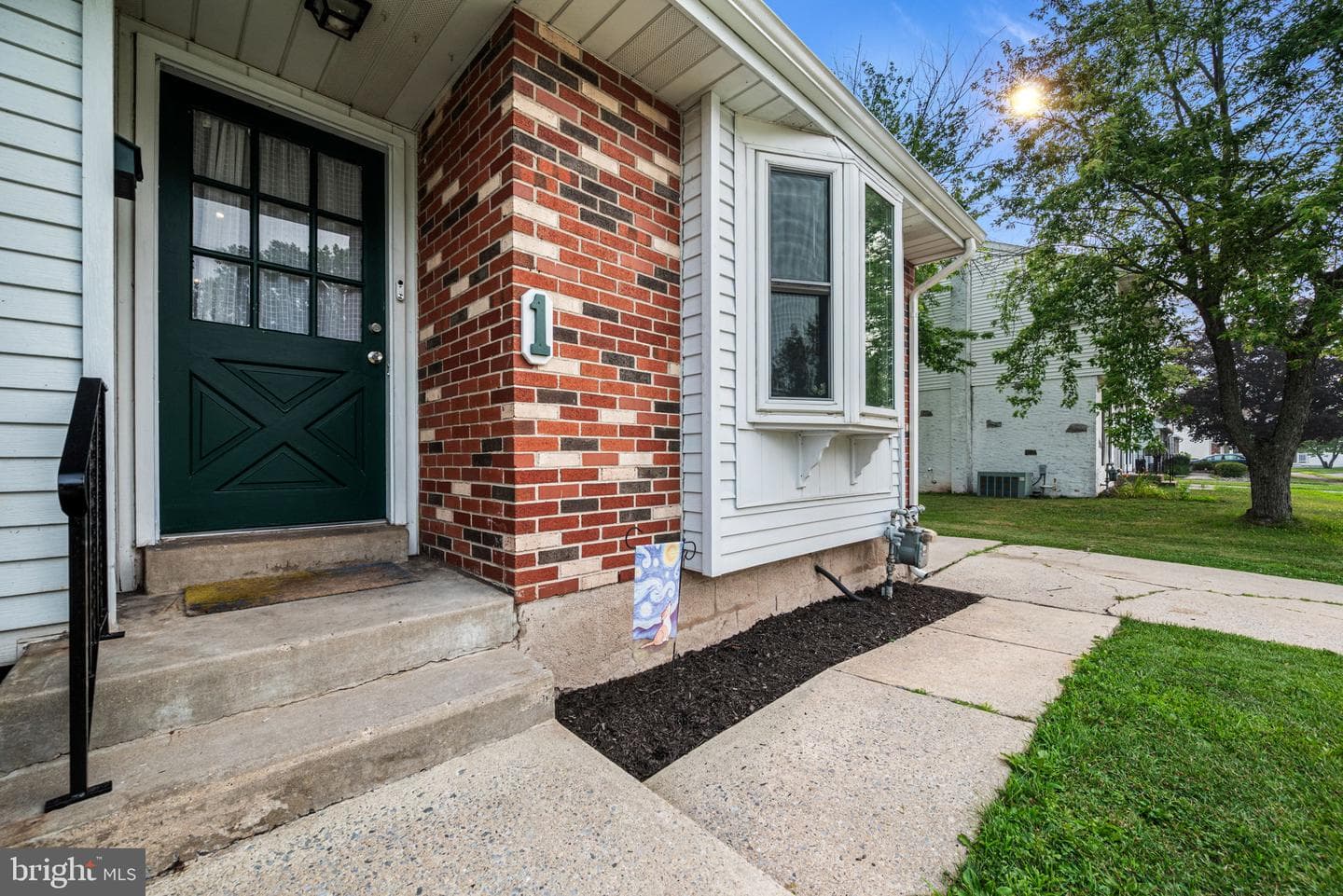 1 Maplewood Court photo 2