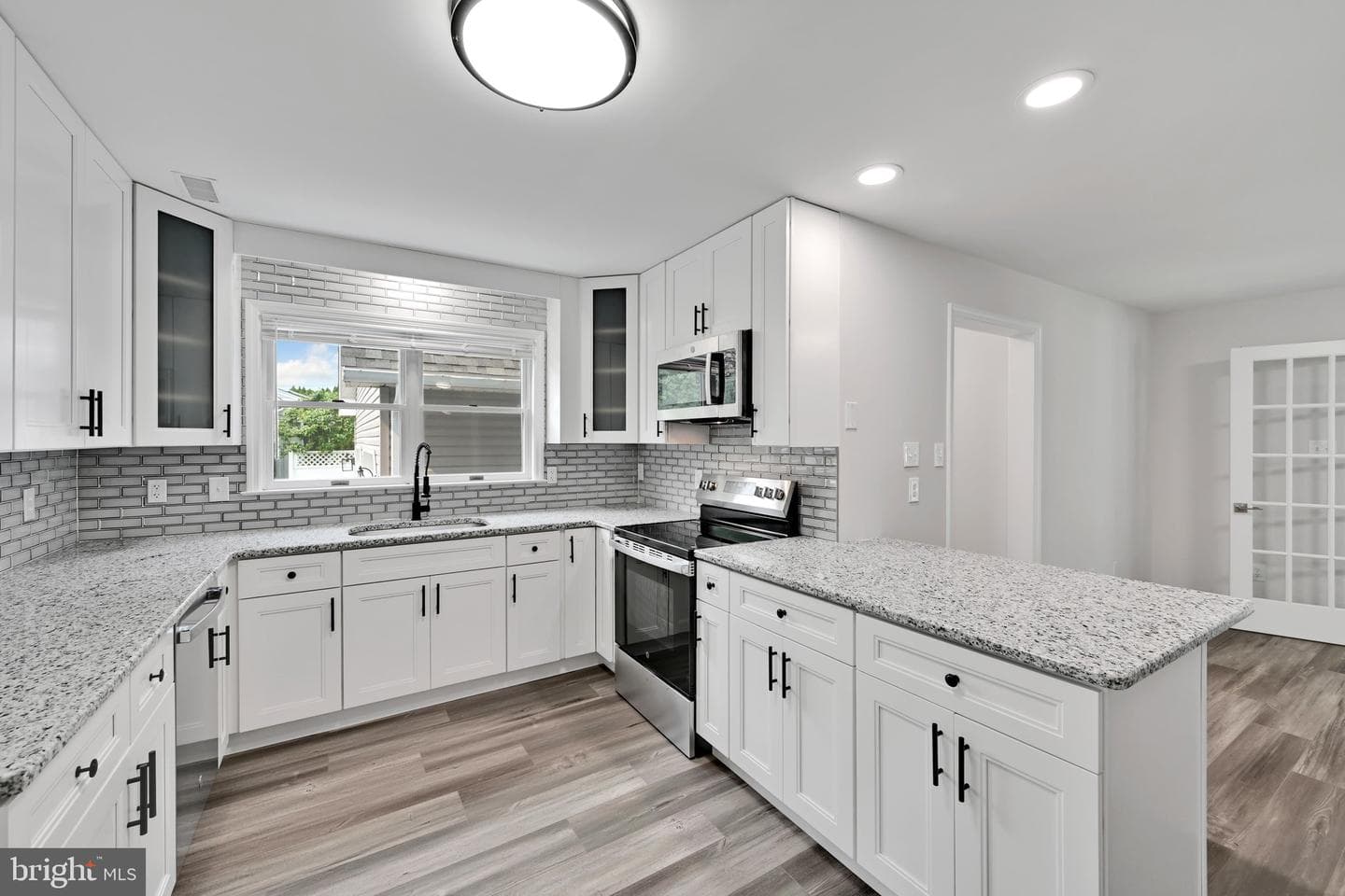 300 Beckley Street photo 22