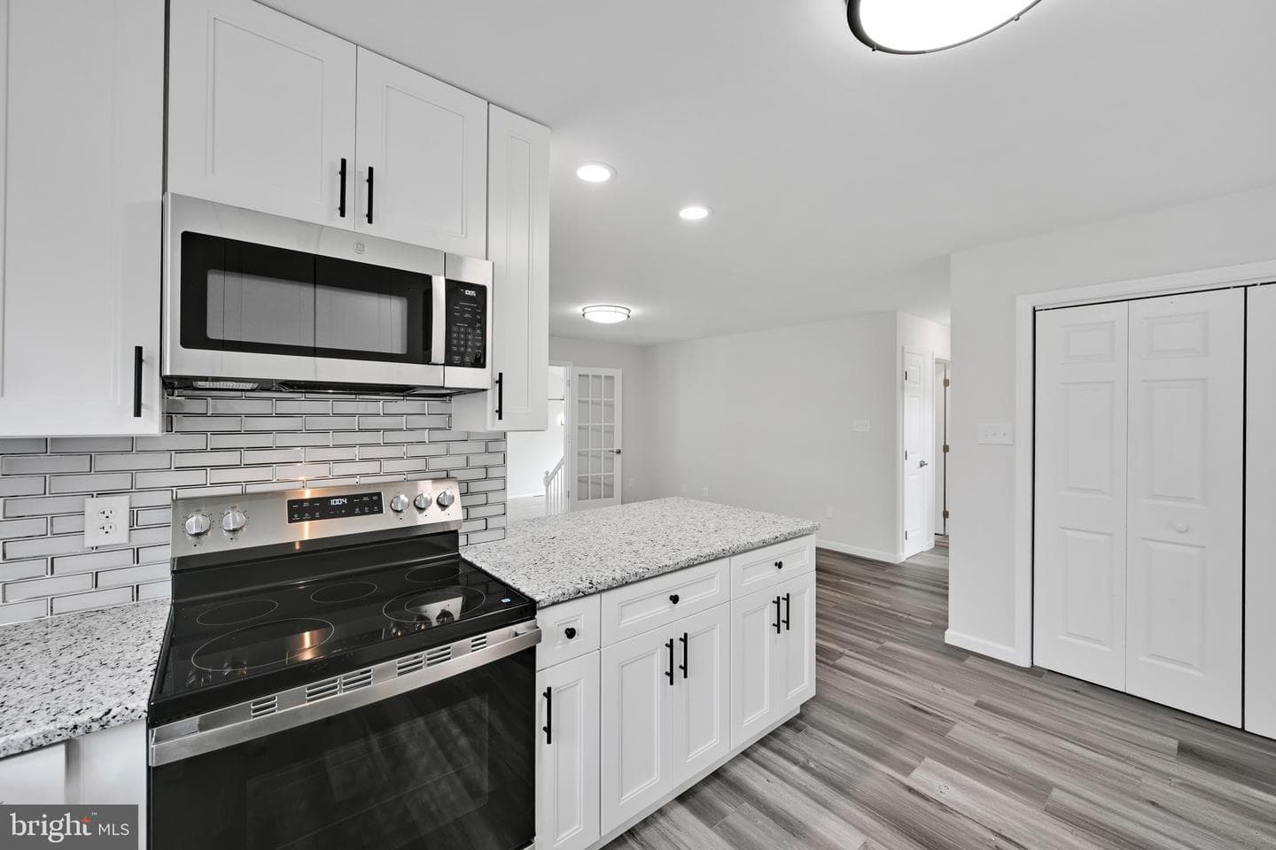 300 Beckley Street photo 24