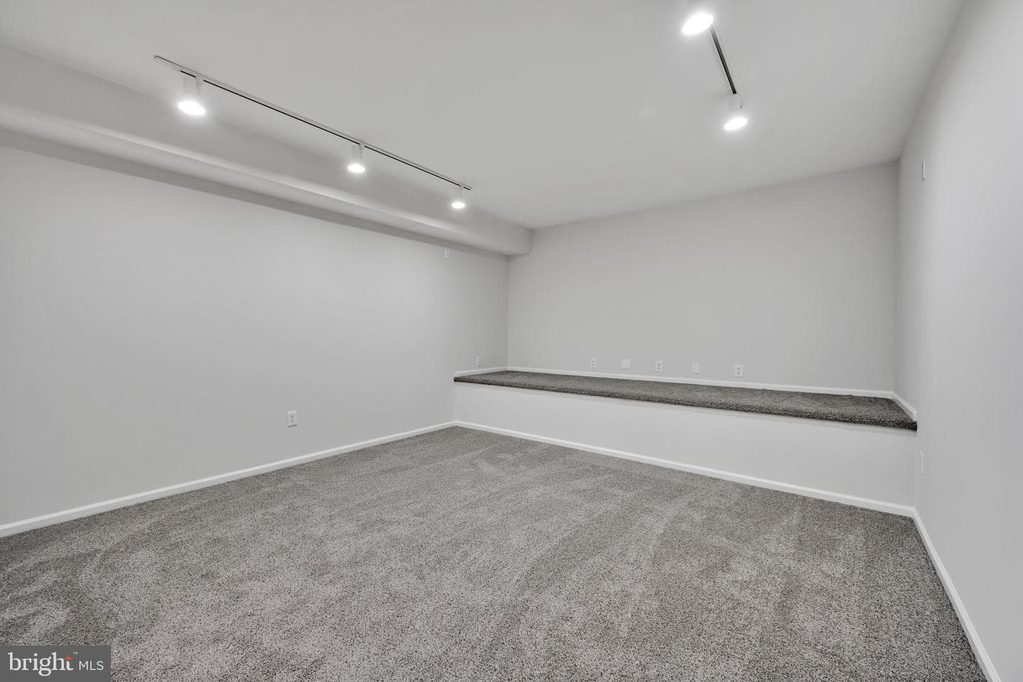 300 Beckley Street photo 55