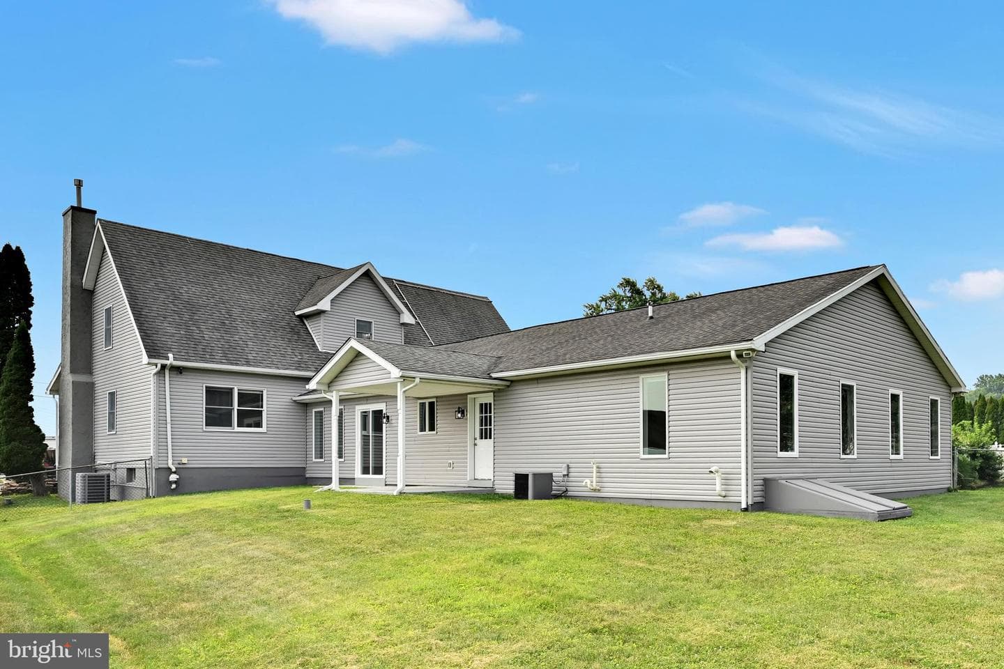 300 Beckley Street photo 64