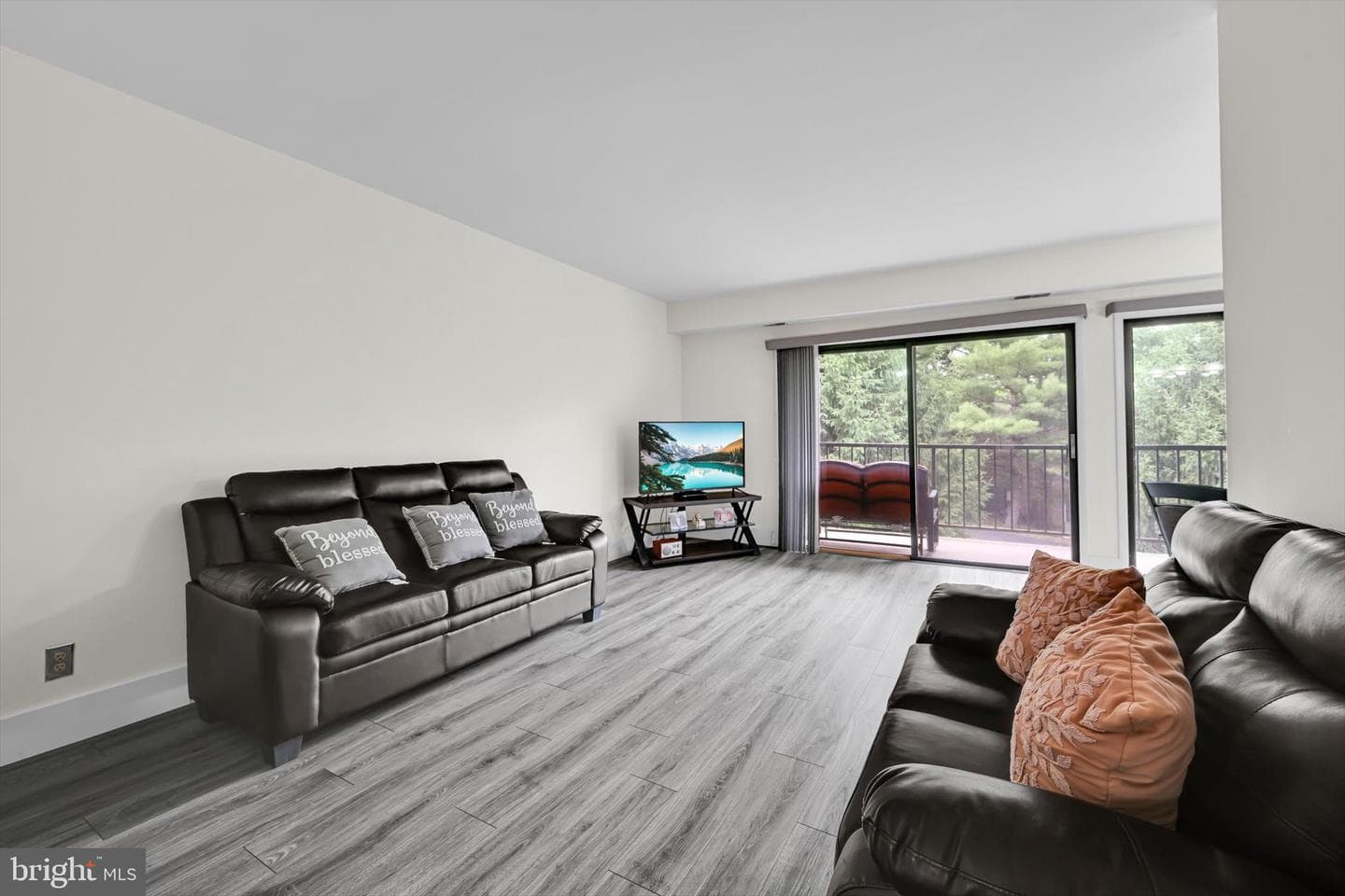 2 Fairway Road photo 6
