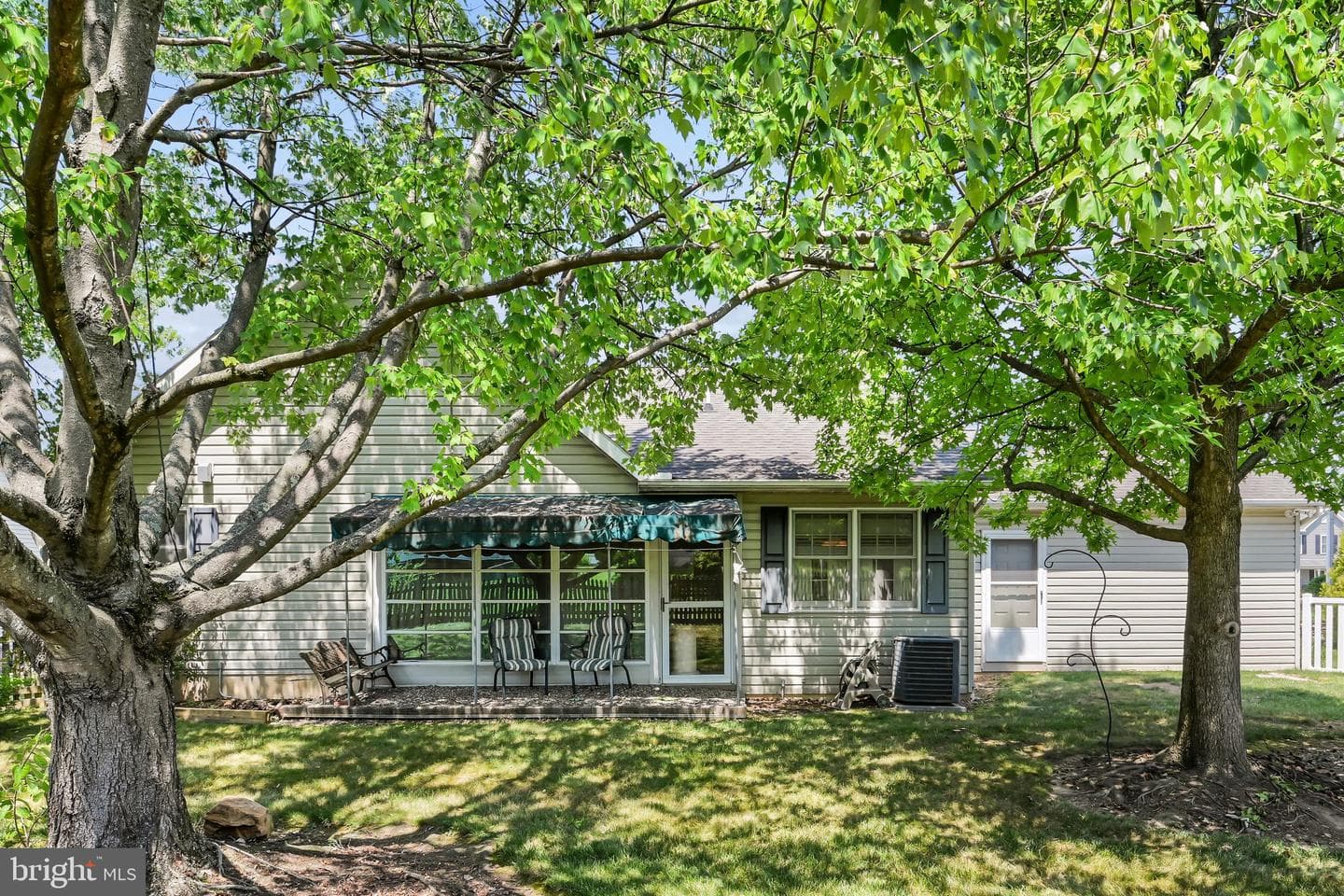114 Hill Road photo 33