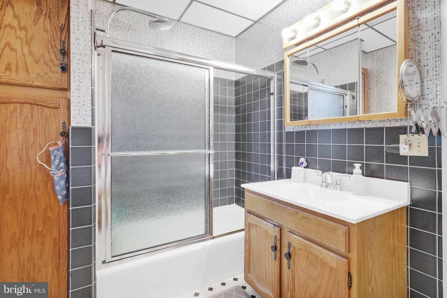 186 Clymer Street photo 18