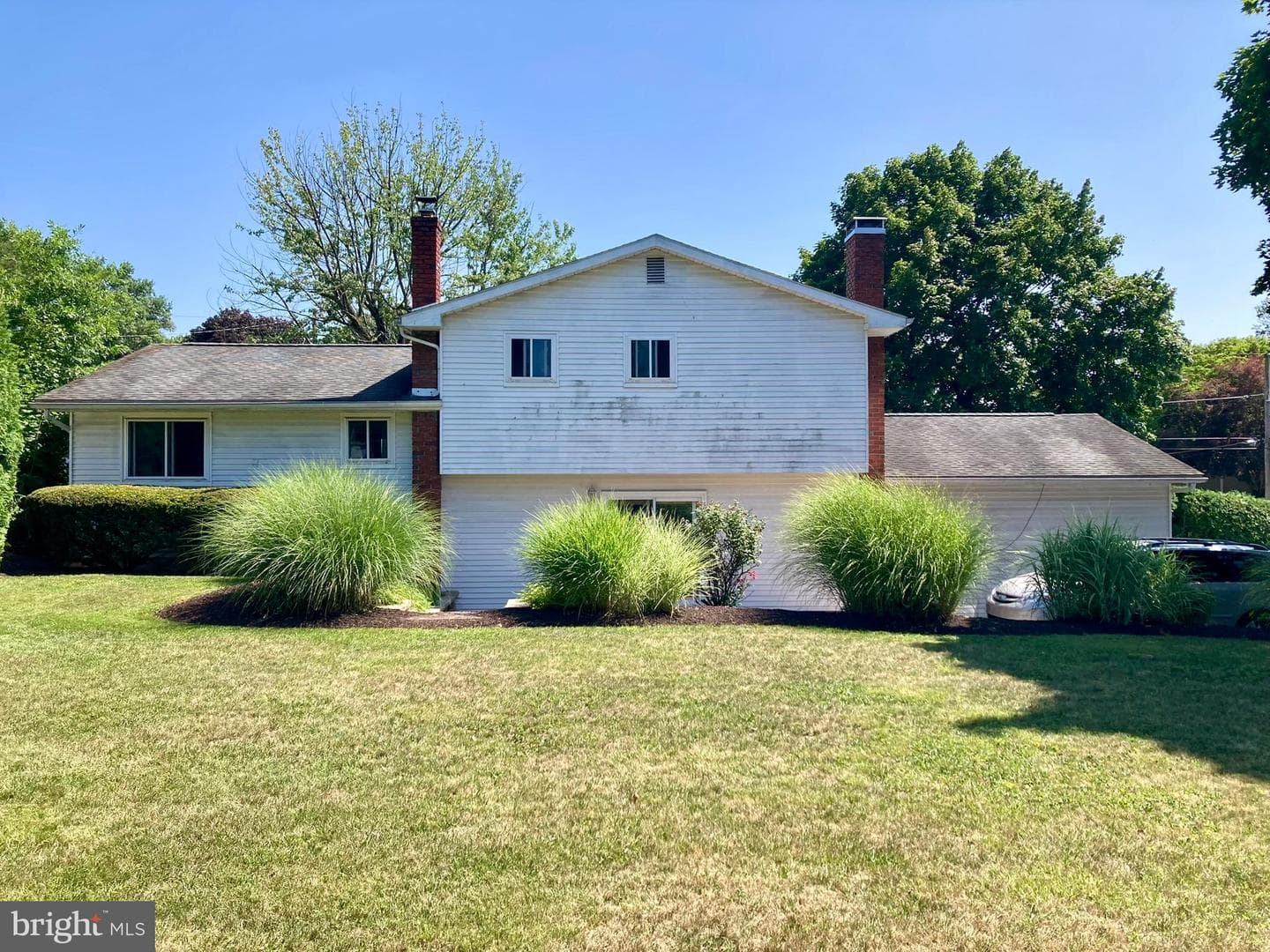 737 Girard Avenue photo 4
