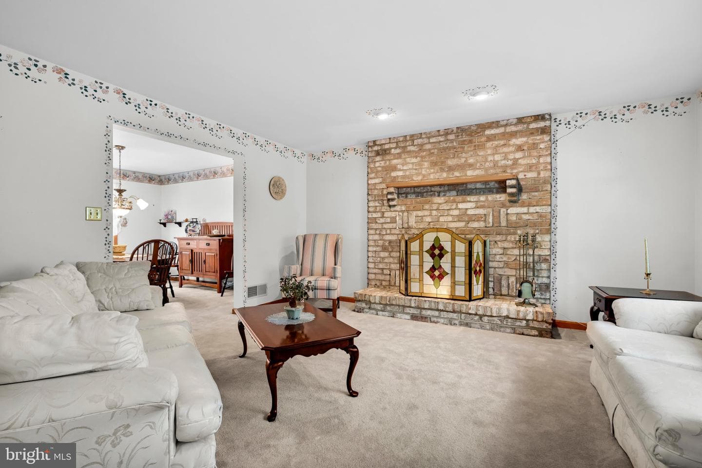 5057 Valley View Road photo 6