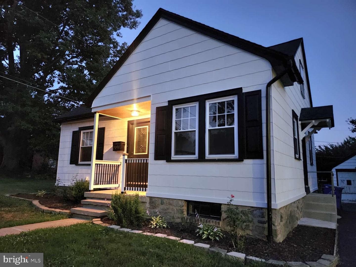 136 E Gaul Street photo 17