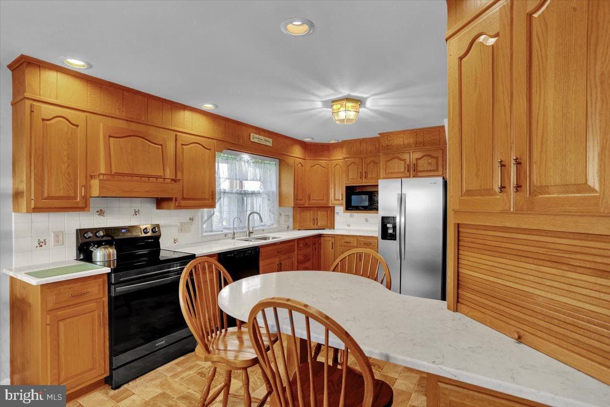 805 Jerome Place photo 13