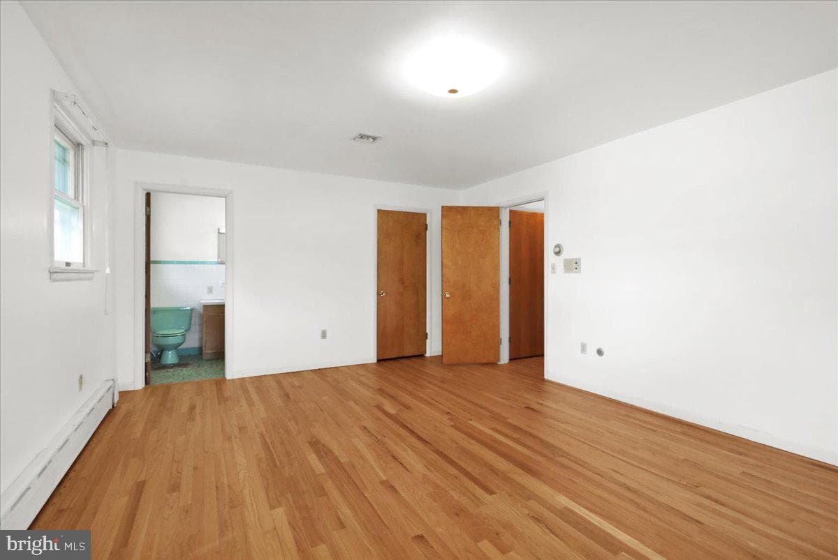 105 Clayton photo 13