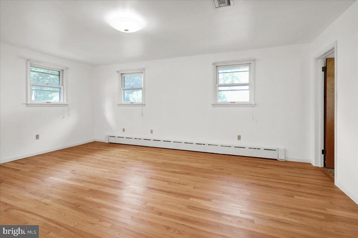 105 Clayton photo 15